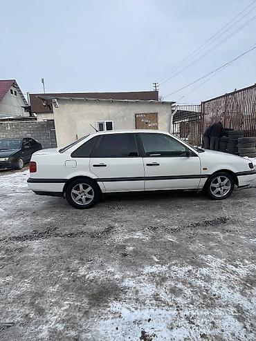 Volkswagen: Volkswagen Passat: 1994 г., 2 л, Механика, Газ, Седан — 9