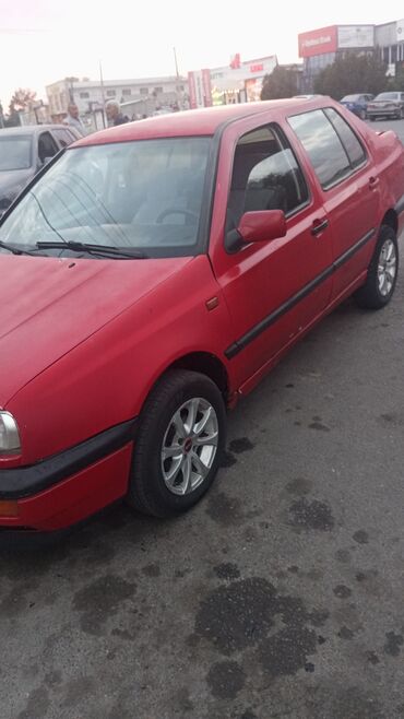 срочно в связи с переездом: Volkswagen : 1993 г., 1.8 л, Механика, Бензин, Жол тандабас