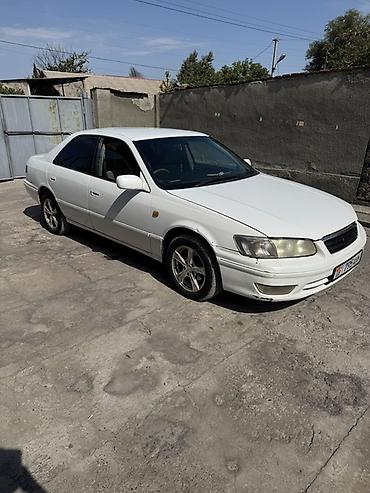 Продажа авто: Toyota Camry: 2001 г., Седан — 2