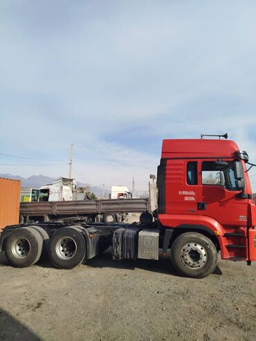 Тягачи: Тягач, Shacman, Без прицепа — 2