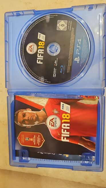 PS4 (Sony Playstation 4): Sony PlayStation 4 (PS4) oyun konsolu Xüsusiyyətlər: - Model: PS4 — 9