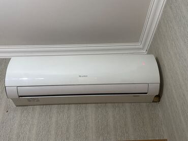 напольный кондиционер: Кондиционер Gree, Б/у, 85-90 м²