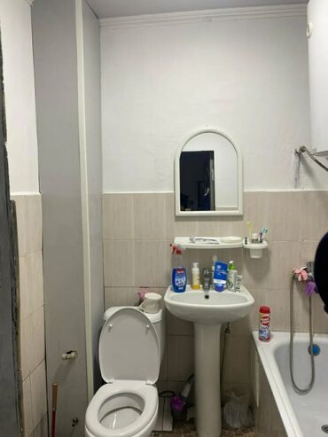квартира в аренду бишкек долгосрочная: 1 бөлмө, 36 кв. м, Жатакана жана мейманкана түрүндө, 2 кабат, Косметикалык ремонт