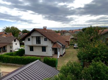 Kuće na prodaju: Na prodaju kuća (220m2) sa pomoćnim objektom (56m2) na placu 4,6 ari — 1