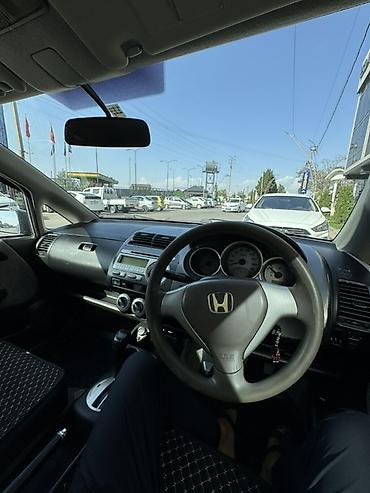 Honda: Honda Fit: 2004 г., 1.3 л, Автомат, Бензин, Хэтчбэк — 4