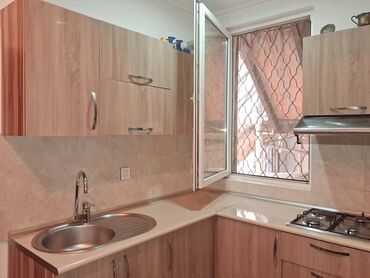 Uzunmüddətli kirayə mənzillər: Şəhərin mərkəzində, düz Torqovida 1 Otaq, 1 zal ev həm ev kimi, həm — 25