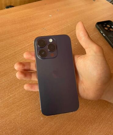 Apple iPhone: IPhone 14 Pro, Б/у, 128 ГБ, Deep Purple, Чехол, 83 %