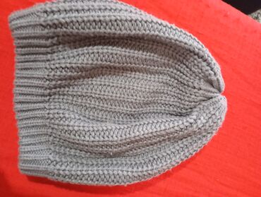 Kape, šalovi i rukavice: Kape zenske,muske,deciji i salovi.Novo i kao novo kape po 250d salovi — 21