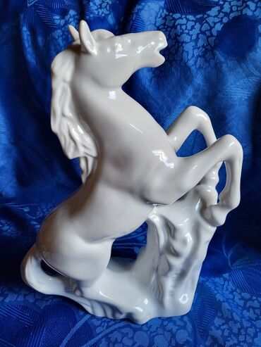 Ostali kućni dekor: Konj velik,vintaz,nov porcelanski. Porcelanski konj. mereni — 2
