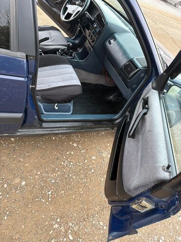 Volkswagen: Volkswagen Passat Variant: 1991 г., 1.8 л, Механика, Бензин, Универсал — 12