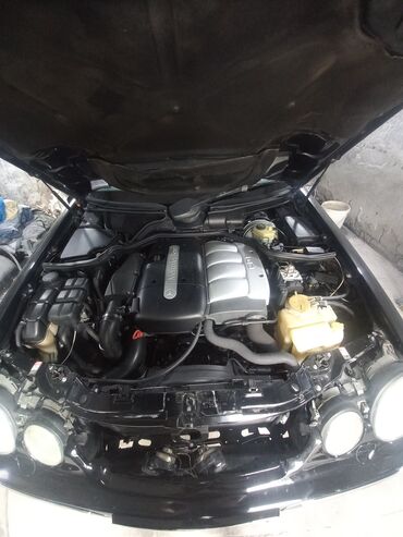 Mercedes-Benz E-Class: 2.2 l | 2000 il Sedan