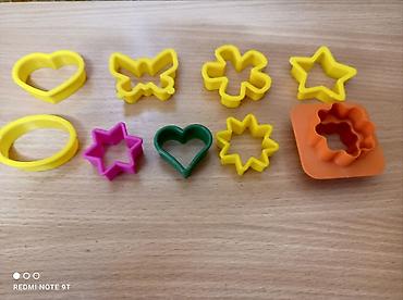 Кондитерский инвентарь: Набор для выпечки и декора: вырубки, штампы, форма Состав: - — 7