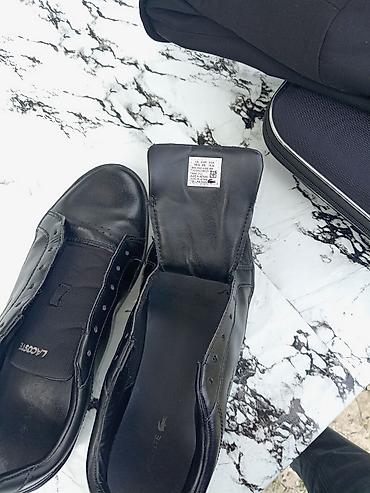 Мужская обувь: Lacoste kişi idman ayaqqabısı - Rəng: tam qara - Brend loqosu: yan — 4