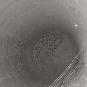 1 tonluq: Su çəni daşdandır quyu kimidə istifadə etmək olar 2 ton su tutumu var — 3