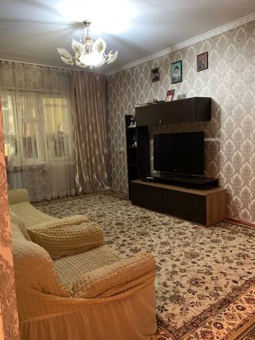 ош комната: 4 комнаты, 85 м², Индивидуалка, 3 этаж, Старый ремонт