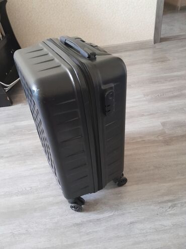 10 ya 12 kilo tutur.ideal veziyyetdedi