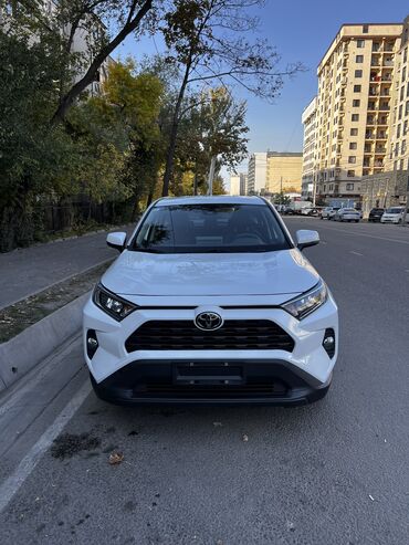 авторынок риом: Toyota RAV4: 2021 г., 2 л, Вариатор, Бензин, Кроссовер