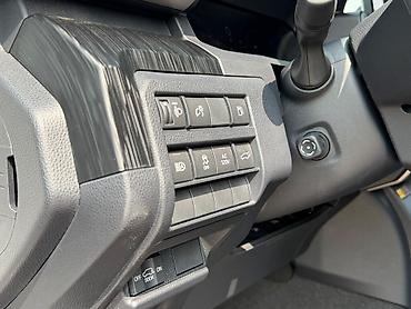 груза: Toyota 4Runner: 2025 г., Гибрид, Внедорожник — 7