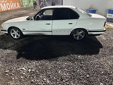 215 65 16 с: BMW 5 series: 1992 г., 2 л, Механика, Бензин, Седан — 3