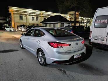 Hyundai: Hyundai Elantra: 2019 г., 2 л, Автомат, Бензин, Седан