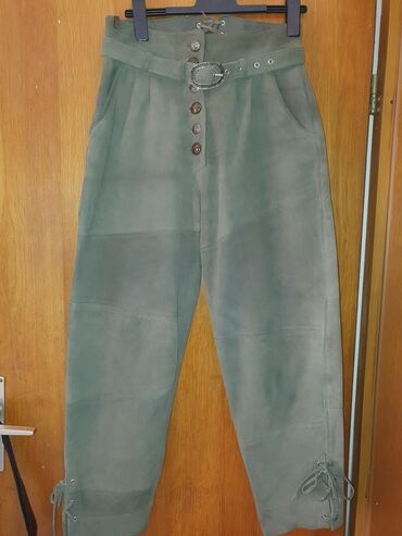 172 oglasa | lalafo.rs: Unikatne kožne tamno zelene pantalone