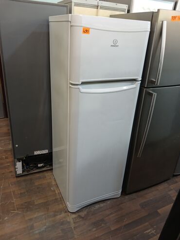 Soyuducular: 2 qapılı Indesit Soyuducu Satılır, rəng - Ağ