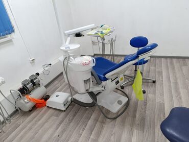 медицинский компрессор: Продаются стоматологическое кресло!! все работает, сертификаты есть
