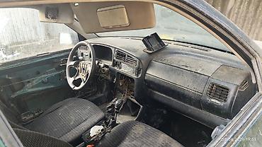 passat passat: Volkswagen Golf: 1995 г., 1.6 л, Механика, Бензин, Хэтчбэк — 3