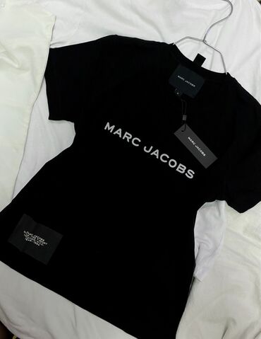 sandy paltar: Marc Jacobs T-Shirt tam yenidir,etiket üzerindedir,invoys var
150 AZN