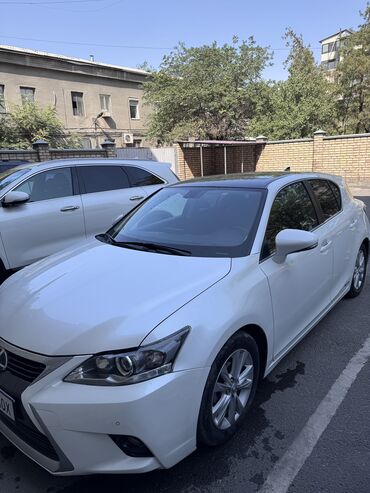 набор ключей фото: Lexus CT: 2017 г., 1.9 л, Автомат, Гибрид, Седан