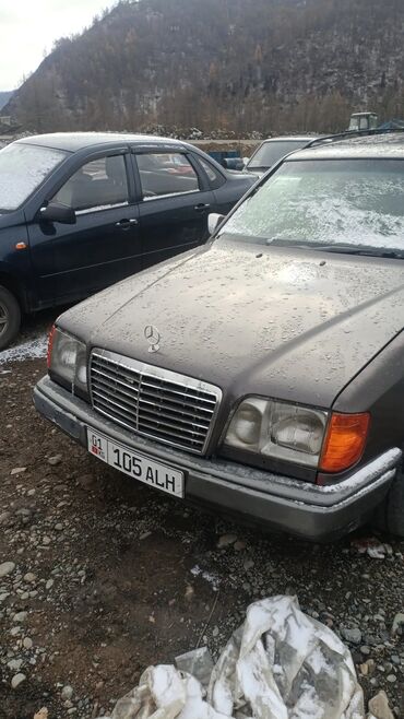 Mercedes-Benz: Mercedes-Benz W124: 1994 г., 2.8 л, Механика, Бензин, Универсал — 8