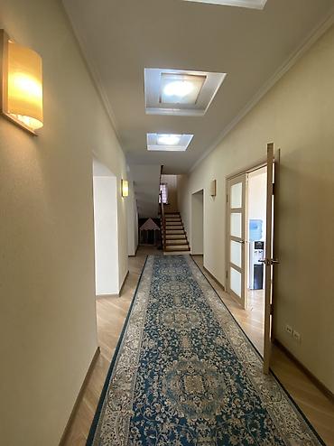 Долгосрочная аренда домов: 210 м², 6 комнат — 4