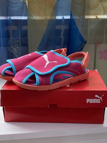 теплая обувь: Puma оригинал 
Производство Вьетнам 
Размер 32
Большемерит