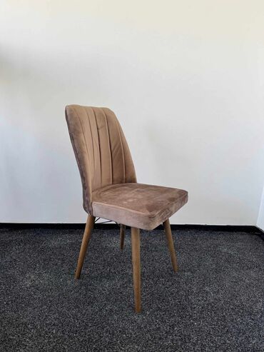 Stolice: 06. stolica
50e komad — 4