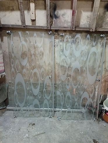 plasmas şuşə: Şüşə duş kabinası qapıları və panelləri - Material: temperli — 2