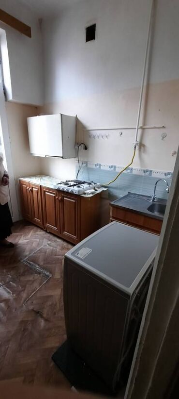 Uzunmüddətli kirayə mənzillər: Nərimanov rayonu, Nərimanov metrosu, Təhsil Nazirliyi arxasında, 3 — 5