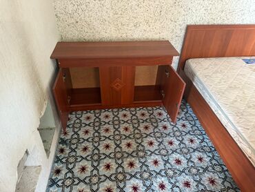 мебел жалал абад: Керебеттин жанындагы тумба, Күзгүсүз, түсү - Күрөң, ЛДСП