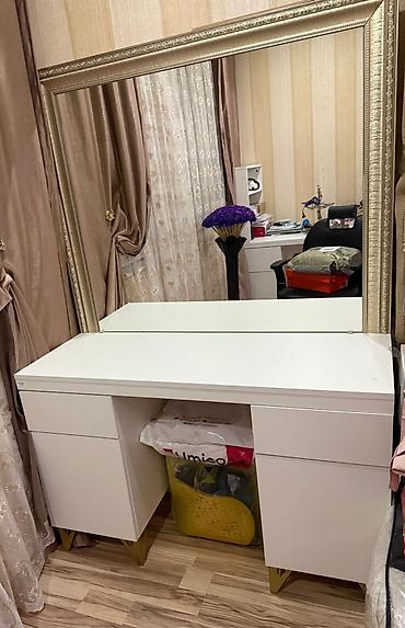 mebeı: Salon güzgüsü satılır təcili. Təzədi. İşlənməyib. Qiyməti 150 manat — 1