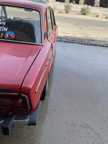 VAZ (LADA): VAZ klassik sedan, qırmızı rəng - Kuzov: 4 qapılı sedan, xrom yan — 2
