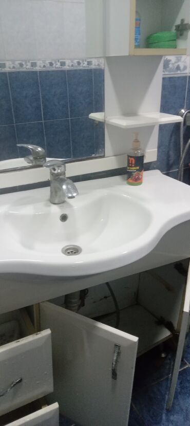 Moydadırlar: •Güzgülü moydadır satılır, heç bir qırıq çat problemi yoxdu.Şəkildə nə — 3