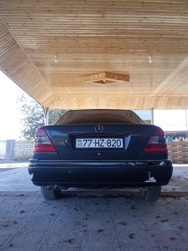 disk təkər type 0 per page 40: Mercedes-Benz sedan – c200 - Kuzov: sedan, qara - Nömrə nişanı: AZ