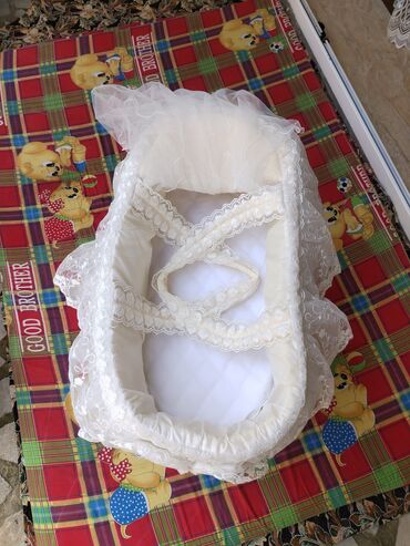 Uşaqlar üçün digər mallar: Xestexana çıxışı üçün uşaq sebeti, cəmi bir dəfə xestexana çıxışında — 11