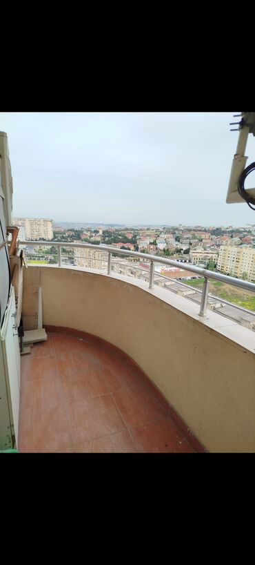 Otaqların satışı: Xalqlar Dostlugu metrosunun yaxinliginda 19/18-də yelçəkən 3otaqli iki — 19