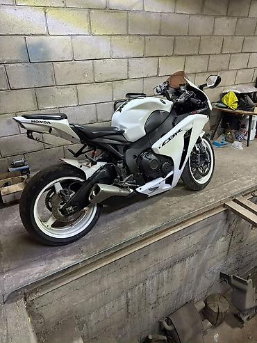 Транспорт: Honda CBR1000RR Fireblade, спортивный мотоцикл литрового класса — 2