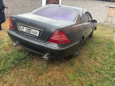 битую машину: Mercedes-Benz S-Class S500 (W220), седан, темно-серый цвет. Автомобиль — 4