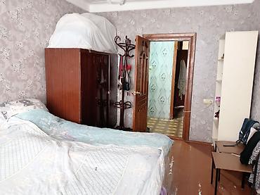 mansard tipli evler: Gəncə, 3 otaqlı, Köhnə tikili, 67 kv. m — 2