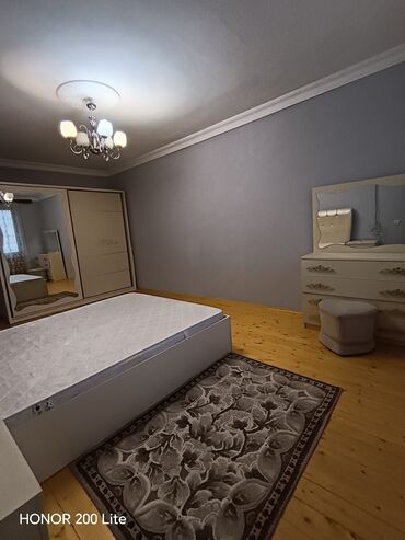 двухместная кровать: İkinəfərlik çarpayı, 2 tumba