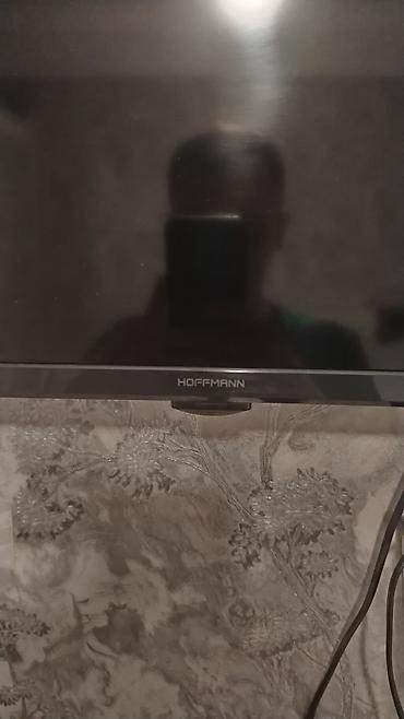 pult qabı: Hoffmann Smart TV – divara asılan, nazik çərçivəli ekran — 1