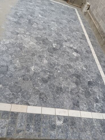 Тротуарная плитка: Тротуарная плитка для обустройства дорожек и площадок. В ассортименте — 39