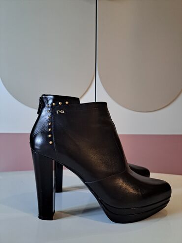 zara zenske cizme na stiklu: Ankle boots, 40